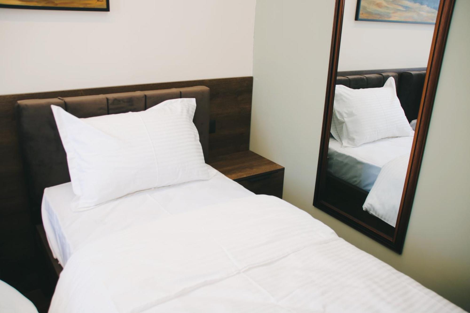 Hotel Rozafa Suhareke Экстерьер фото